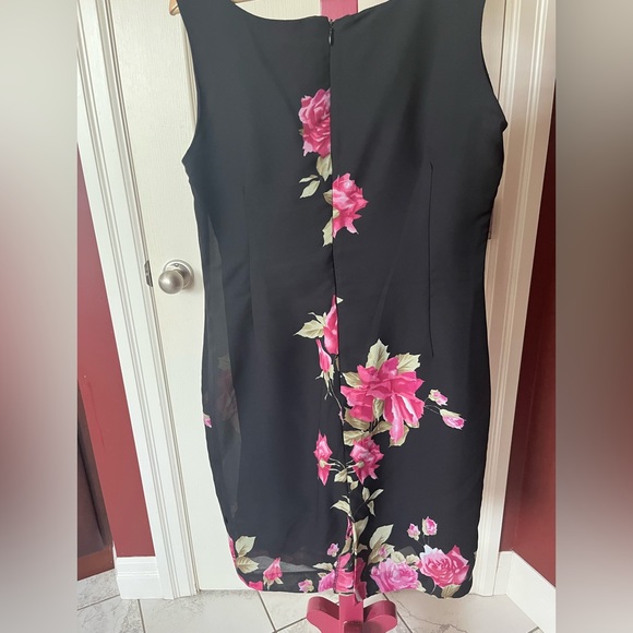 Beautiful floral summer dress - Picture 5 of 6